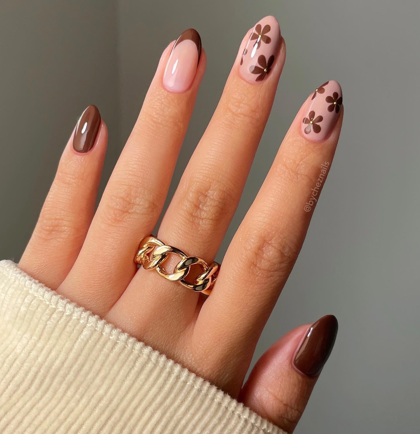 25 Latest Louis Vuitton Nails To Try In 2024 - alexie