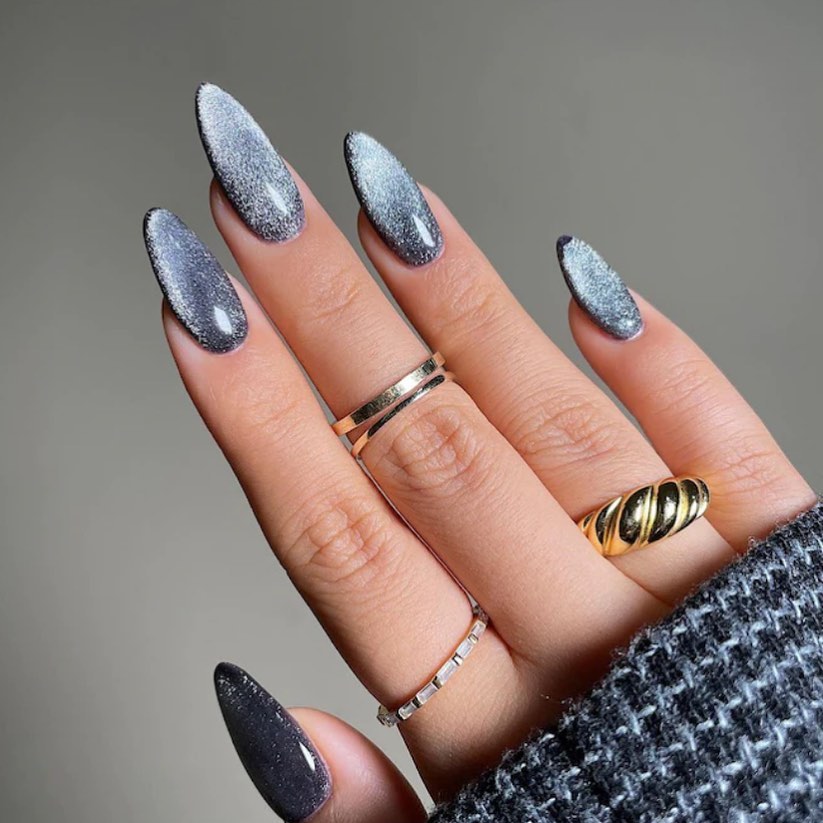 Two-Tone Velvet Nails