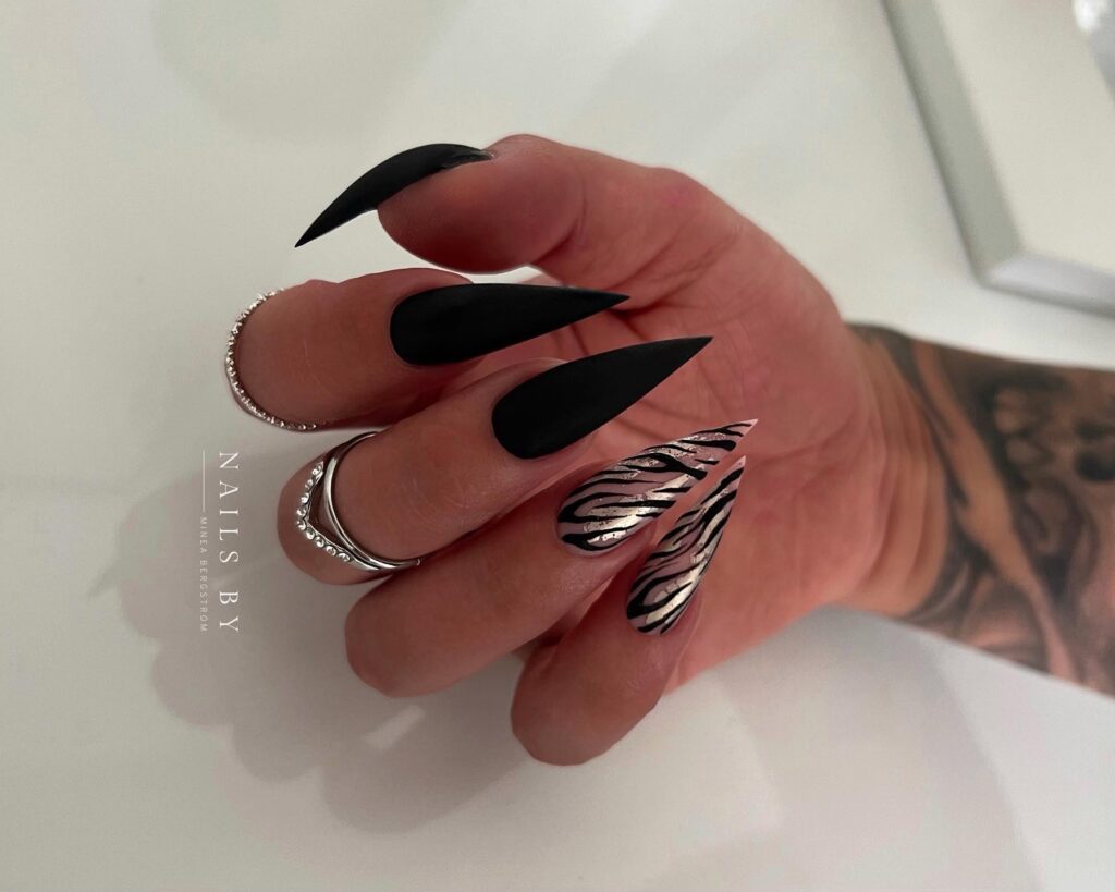 black stiletto nails