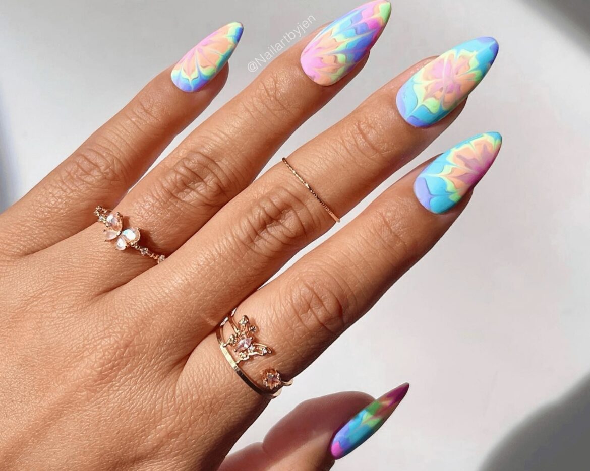 tie-dye nails