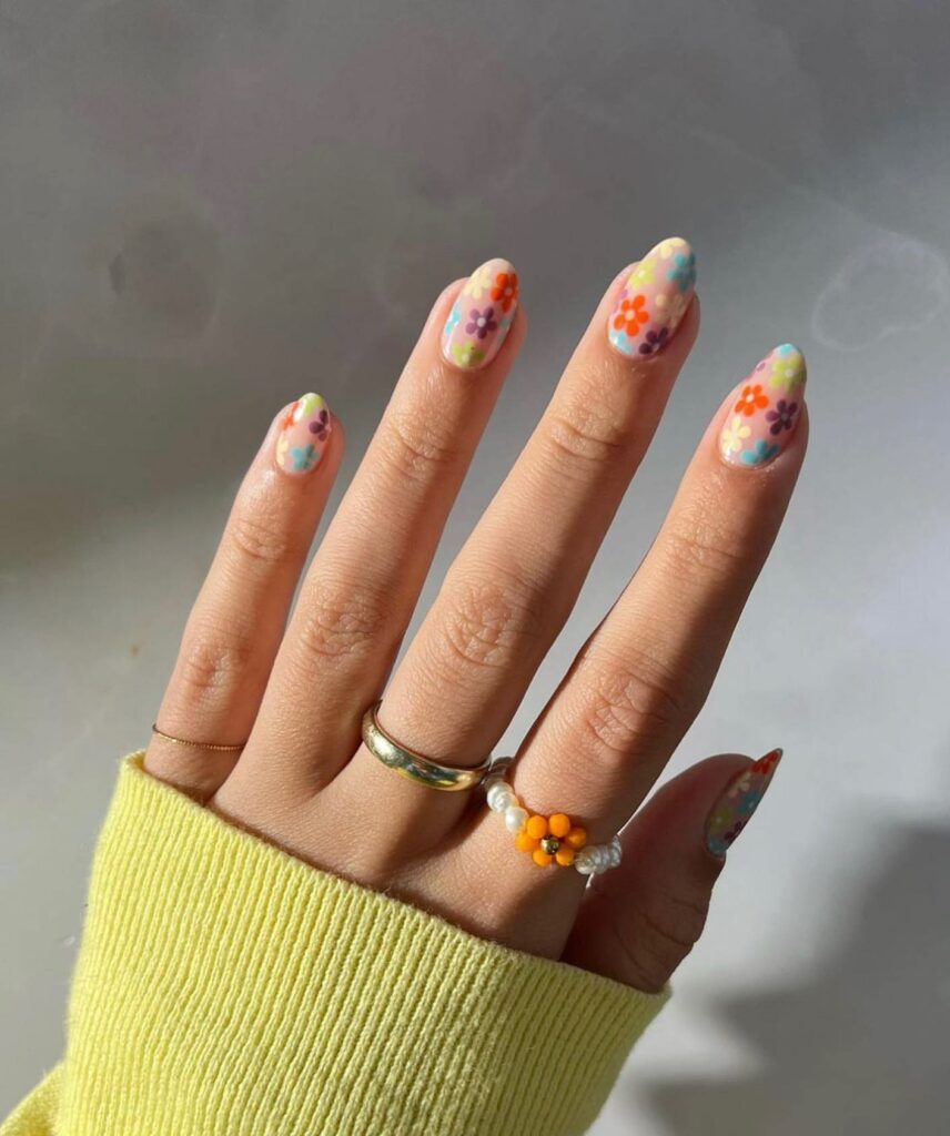 Colorful Daisies 70s Nails