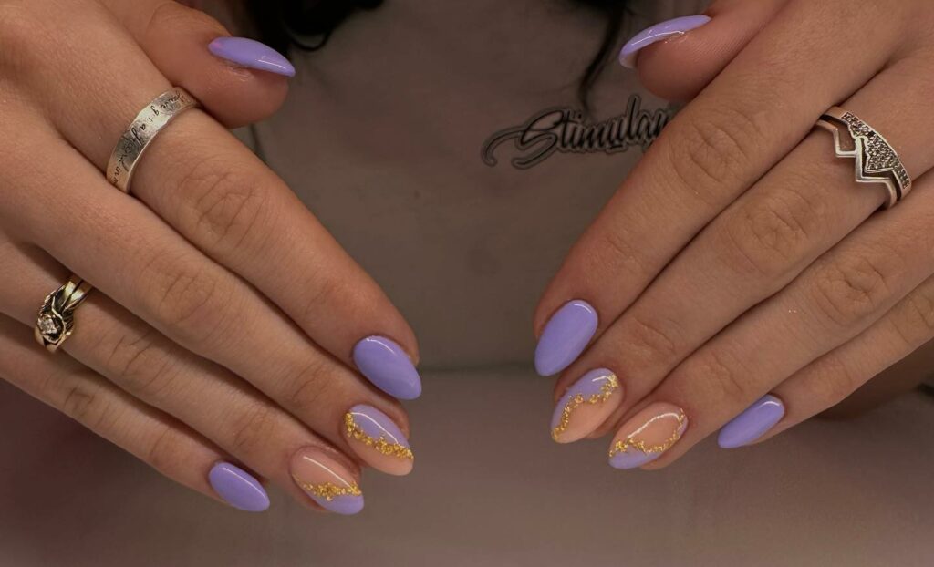 Short Purple Round Nails With Gold Flakes