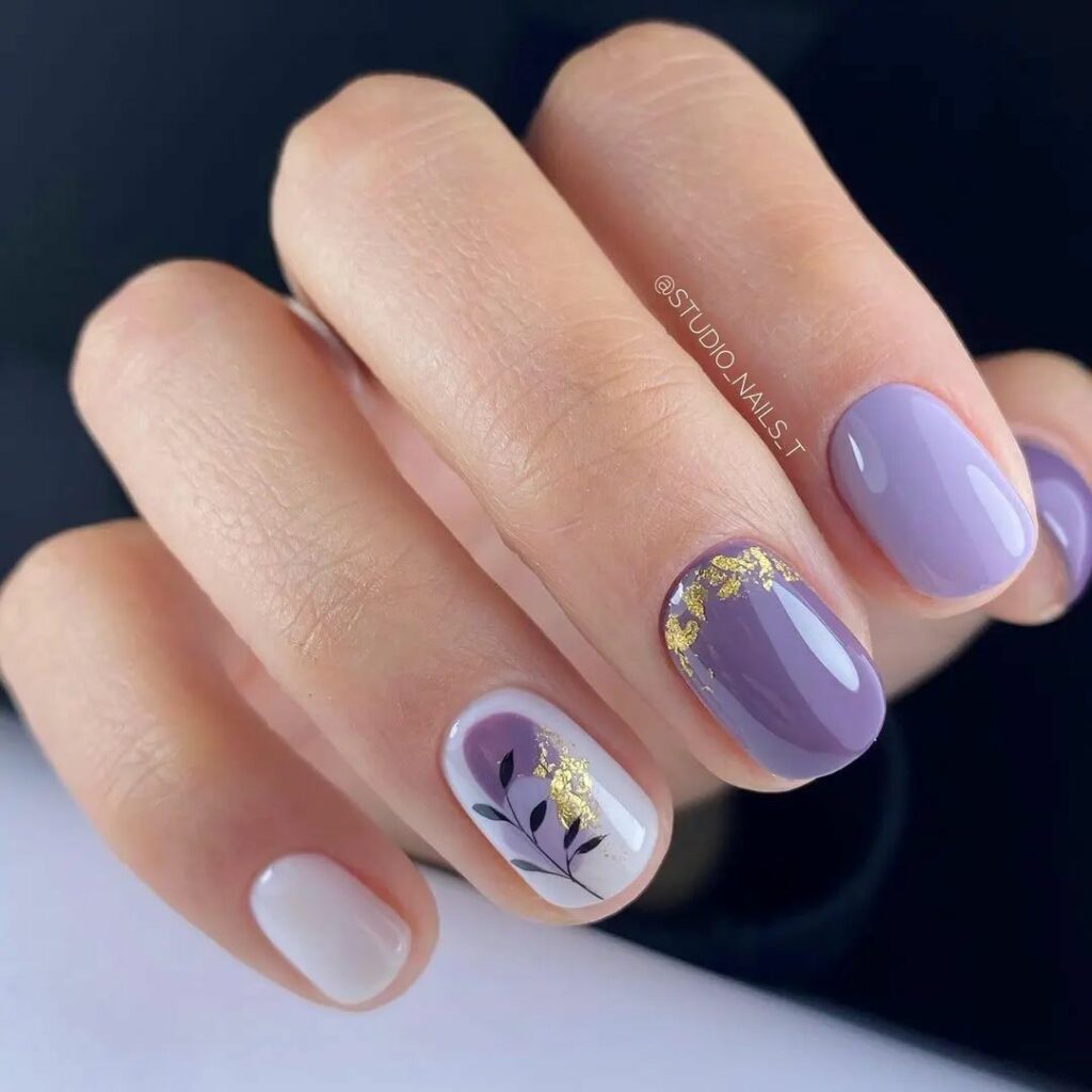 Botanical Design Short Purple Nails With Gold Flakes
