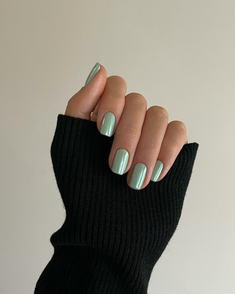 Cool Vibes of Mint Green Chrome Nails