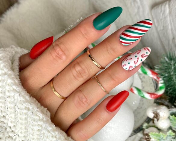 30 Latest Christmas Almond Nail Ideas To Try In 2023! - alexie