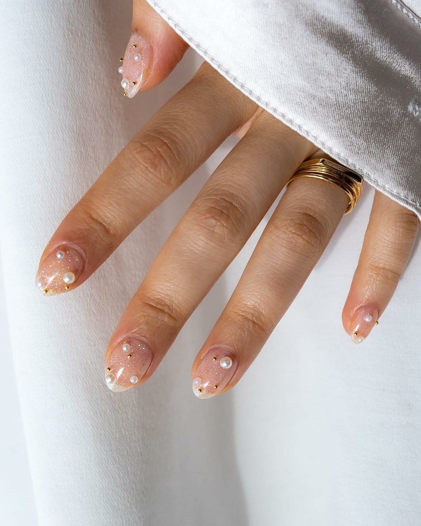 3D Pearls Bridesmaid Nails