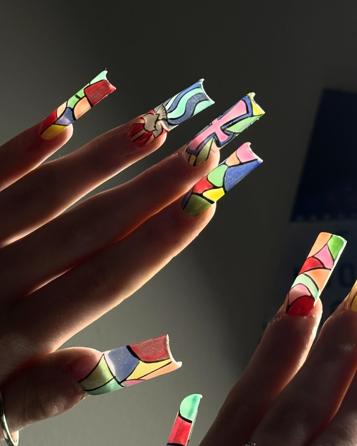 Bold Geometry on Long Square Nails