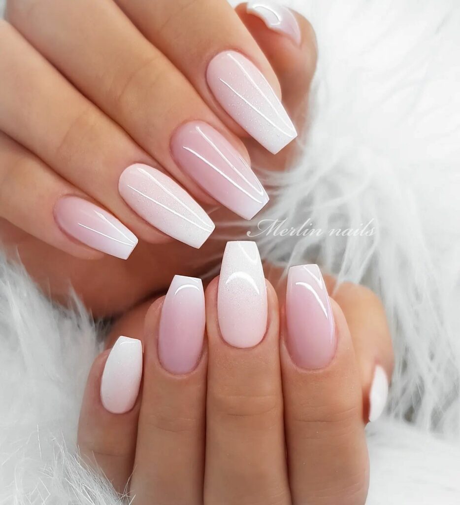 Sparkling Pink Delight: Sophistication and Glamour in Nail Art