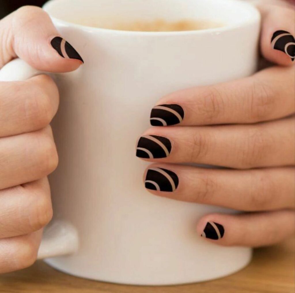 Trendy & Bold Nail Art: Chic Curved Lines